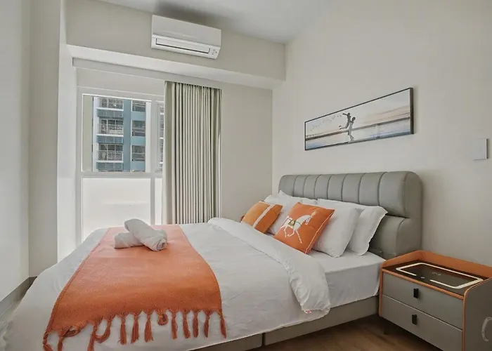 Apartamento Sunset Retreat - 4 Bedroom Near Solaire 14pax Manila
