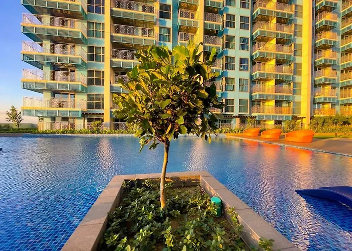 Apartamento Sunset Retreat - 4 Bedroom Near Solaire 14pax