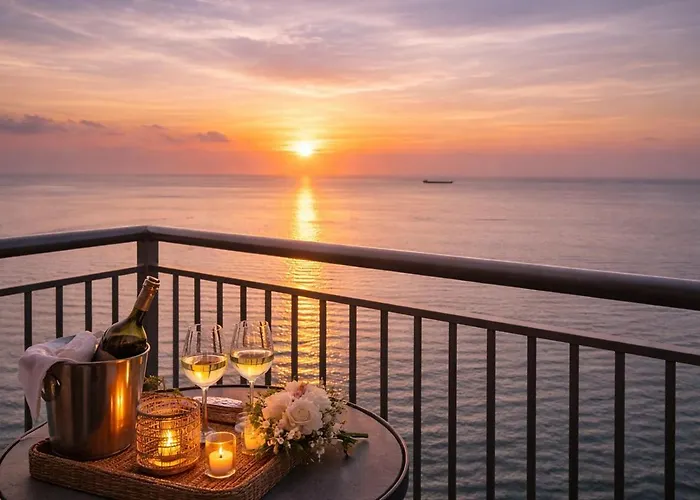 Sunset Retreat - 4 Bedroom Near Solaire 14pax *
