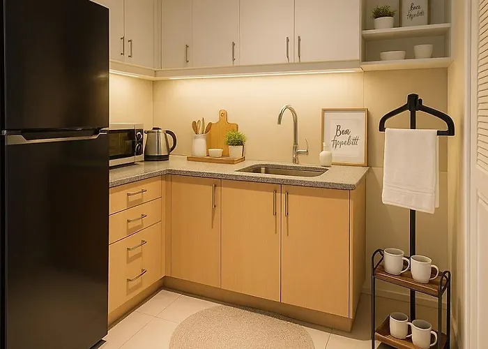 Sunset Retreat - 4 Bedroom Near Solaire 14pax *