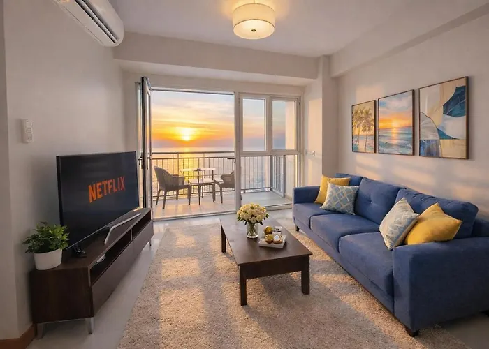 Sunset Retreat - 4 Bedroom Near Solaire 14pax * Manila