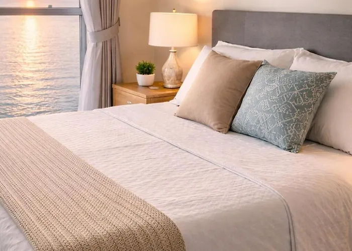 Sunset Retreat - 4 Bedroom Near Solaire 14pax Manila