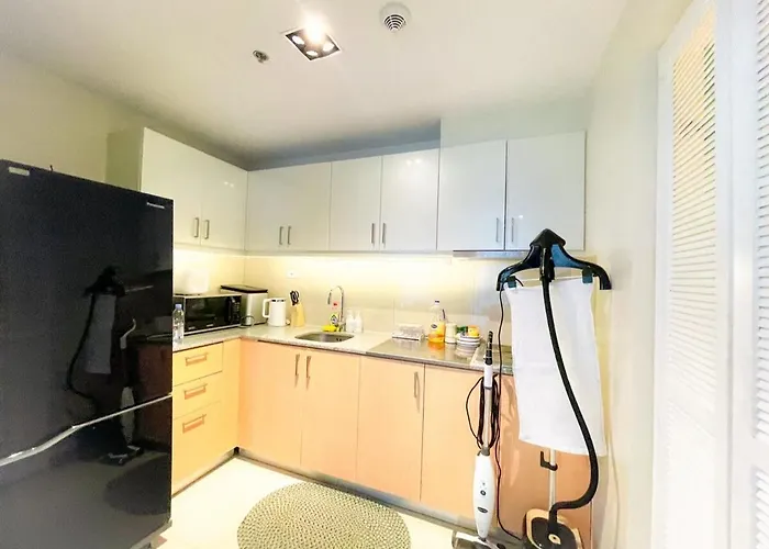 Sunset Retreat - 4 Bedroom Near Solaire 14pax Manila