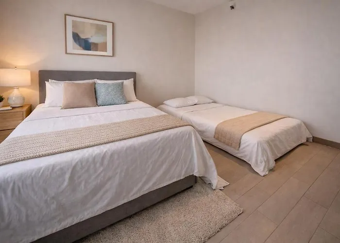 Sunset Retreat - 4 Bedroom Near Solaire 14pax * Manila