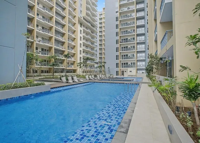 Sunset Retreat - 4 Bedroom Near Solaire 14pax