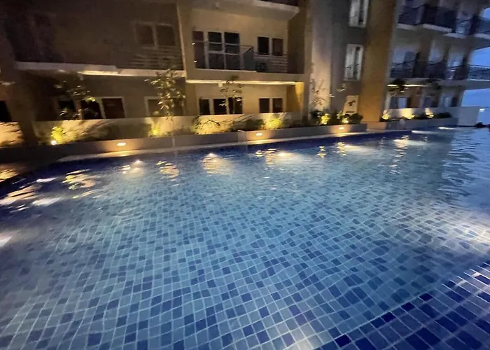 Sunset Retreat - 4 Bedroom Near Solaire 14pax Apartamento Manila