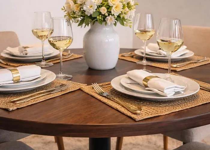 Sunset Retreat - 4 Bedroom Near Solaire 14pax Apartamento *